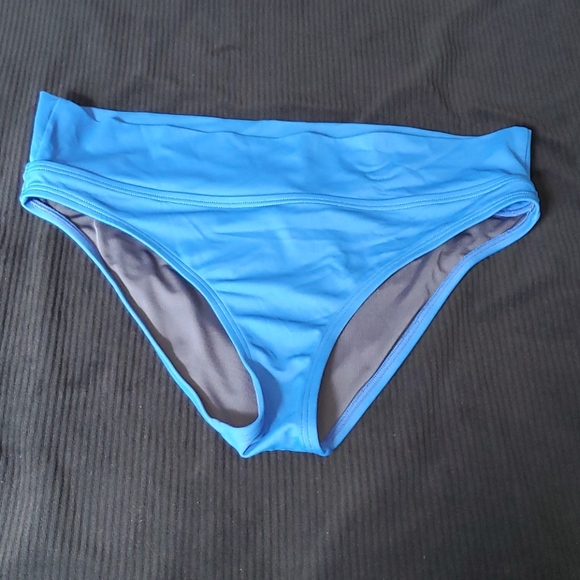 Gorgeous 2 piece Victoria Secret bathing suit - Picture 6 of 8